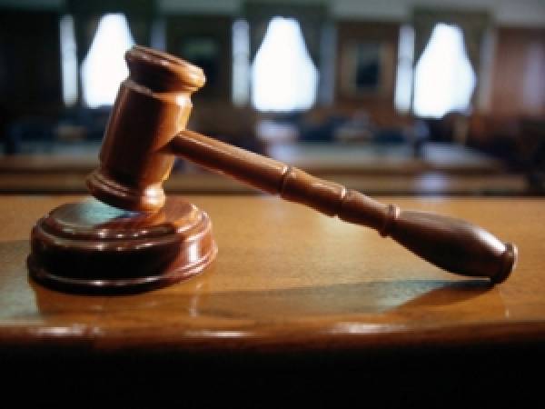 Gambler Who Conned Wealthy Divorcee Out of £125,000 Must Pay Back One Pound Gambler Who Conned Wealthy Divorcee Out of £125,000 Must Pay Back One Pound
