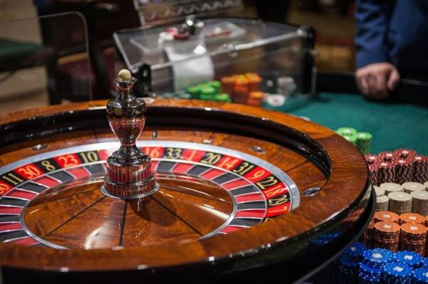 As Live Casinos Turn 25, What is Driving Them Forward?