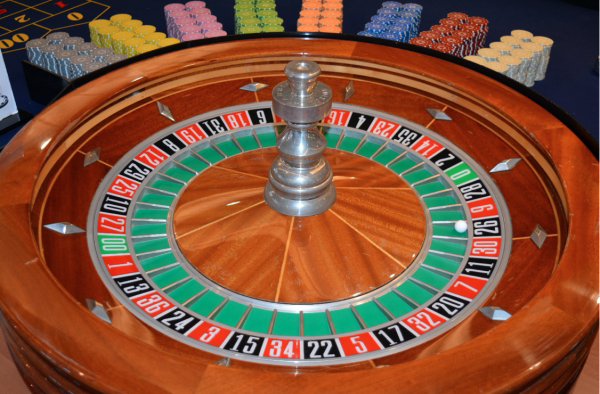 difference between american and european roulette wheel