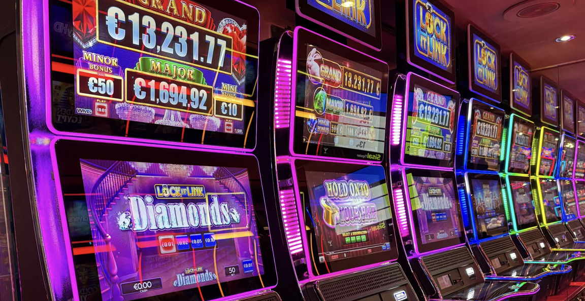 How Auto Play Features Work in Slot Games