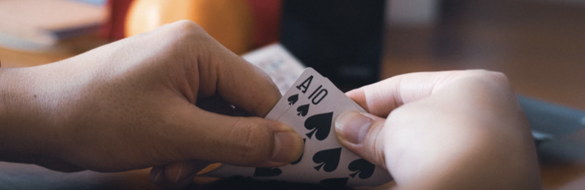 How To Outwit Online Opponents With Bluffing In The Digital Age