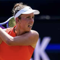 Linda Noskova is a -178 favorite versus Elise Mertens, who pays out US$146 for every US$100 bet. 